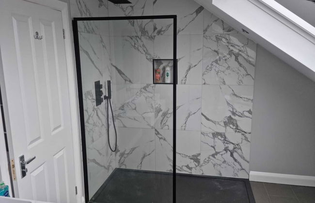 Impeccable 4-bed House in London With Jacuzzi - Foto 22