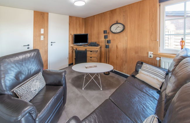 Charming Cottage Near Lake - Photo 17