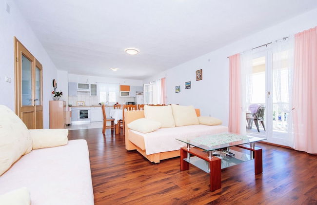 Spacious Holiday Home With Private Pool - Foto 28