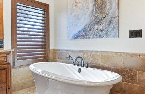 Reno Basecamp 2 King Suites, Walk to Food and Fun - Foto 23