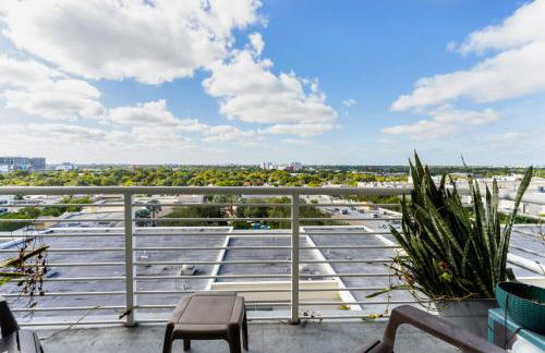 1BR Miami Retreat with BBQ, Pool, & Skyline Views - Foto 23