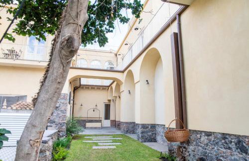 Palazzo Marinella Historic Residence with Pool between Etna Taormina & Sea - Foto 79