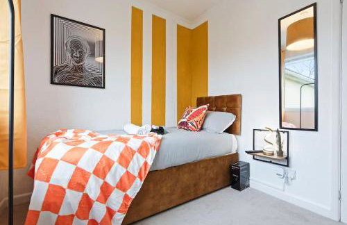 Stylish 4-Bed City Apartment, Sleeps 6, Ample Parking & Free Wi-Fi - Foto 20