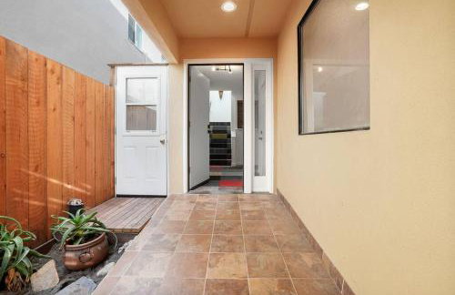 Spacious 5BR Coastal Retreat - 8 Beds Beach & Golf - Old - Photo 40