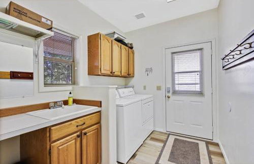 Cascade Cabin Mountain Getaway with Private Beach - Foto 48