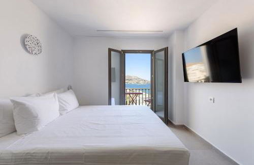 Azure Naousa - Photo 48