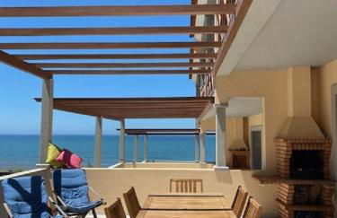 Sunset House With Seaview & Terrace by Vacationy - Foto 2