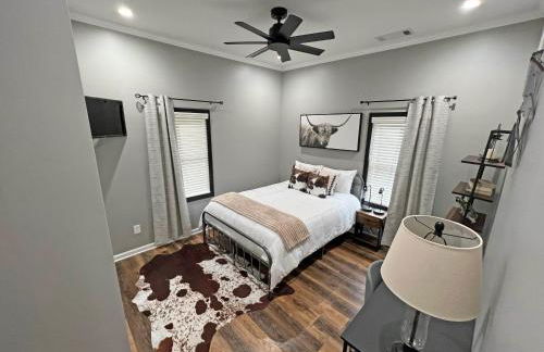 A Cabin in the City with a 5 Star Lush Backyard - Foto 35