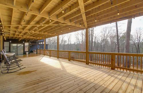 Mountain Retreat in Commerce with Billiards and Darts - Photo 1