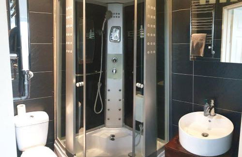 3 Bed House Stunning Views And Free Parking - Foto 6