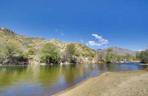 Walk to Riverfront Beach Kernville Escape - Foto 1