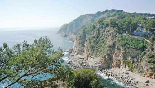 Stunning Apartment In Tossa De Mar - Photo 4