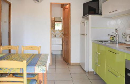 Lovely Home In Gordes With Kitchen - Photo 15