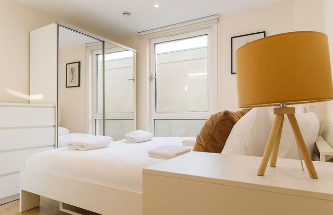 Still Life Canary Wharf Executive - Photo 1