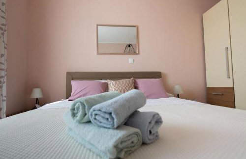 Kuća za odmor M&J s grijanim bazenom - Photo 28