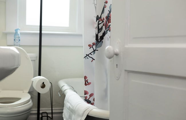 Charming Apt With King Bed in the Heart of SLC - Photo 19