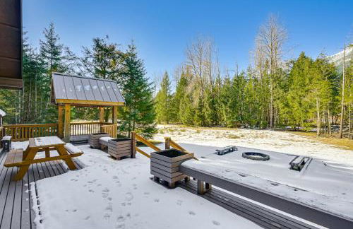 Deck, Hot Tub and Fire Pit Mtn-View Packwood Cabin - Photo 2