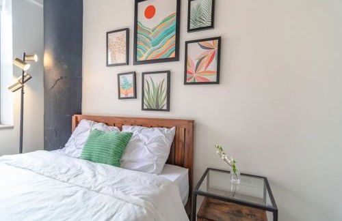 McCormick Place Huge 2BR Cozy Loft Suite with Optional Parking Sleeps 8 Near Soldier Field and Grant Park - Foto 21