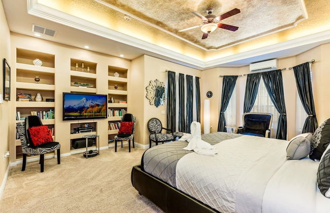 Stunning Large 7 bed Home With Private Pool, Spa, Balcony, Cinema Room, Fitness Suite and Able to see the Disney Fireworks - 467 - Foto 4