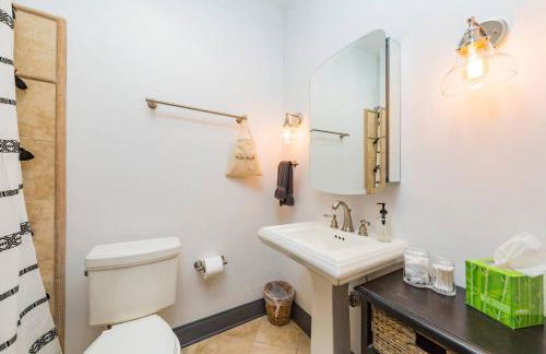 Spacious Penthouse ON the Broadway Strip - Foto 13