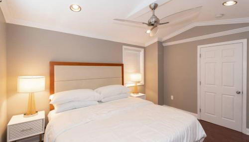 Three BR 2.5 Bath w/ parking spot & deck near metr - Foto 3