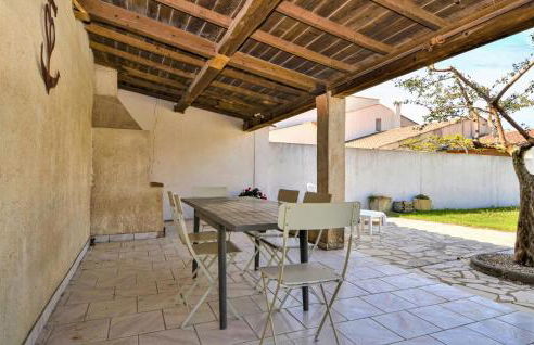 4 Bedroom Lovely Home In Bellegarde - Foto 14