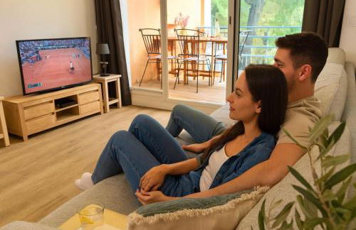 BERGERIE PLAGE Entièrement rénové Prestations Premium Baignoire Balnéo Clim Vue Piscine et parc - Foto 5