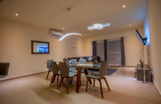 Luxury Apartment With Poll - Photo 63