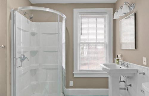 Bright and Spacious Stay - Foto 16