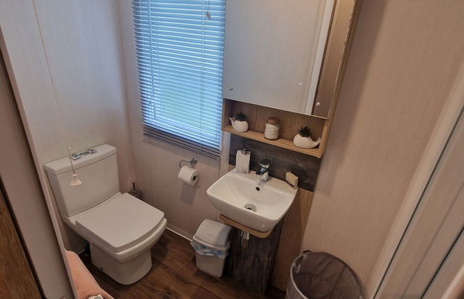 8 Birth Static Caravan - Photo 11