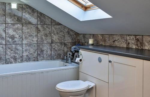 Finest Retreats - Trennal Barn - Photo 35