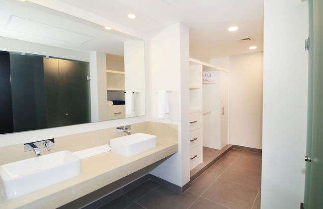 Nick Price Apartments by Spot Rentals - Photo 17