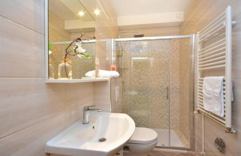 Cozy Apartment In Split With Kitchen - Foto 45