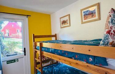 Kingsdowns Top Family Chalet, stunning and cosy interiors, indoor heated pool, mini golf, tennis court, BBQ and beach! - Foto 10