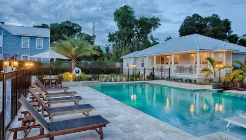Quaint Cottage with Private Pool-Walk to Everything - Foto 2