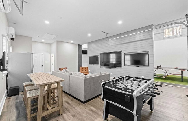 Winding Down by Avantstay Sleeps 20 + Dock, View - Photo 77