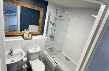 Stylish Marina Apartment with Stunning Views - Foto 25