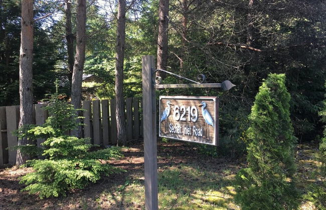 B - Sechelt Private Coastal Home - Photo 14