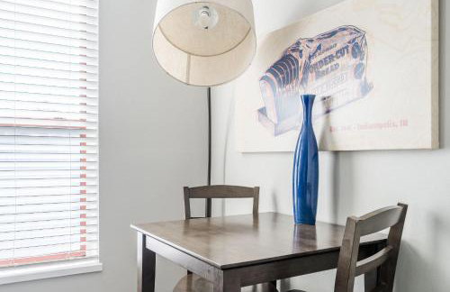 Modern Mass Ave 1BR Apartment with Kitchen - Foto 16