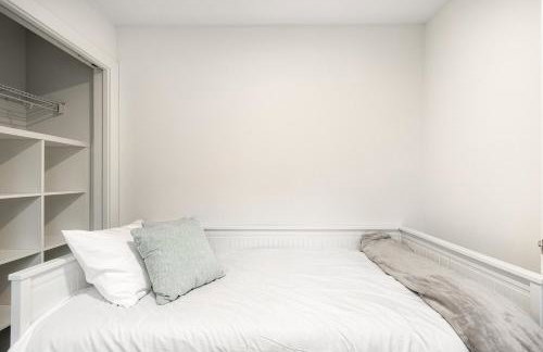 City-View Modern - Photo 24