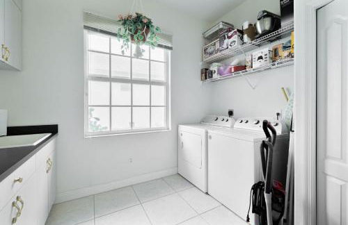 Waterfront Bliss Retreat Sailboat Access and Heated Pool - Foto 20