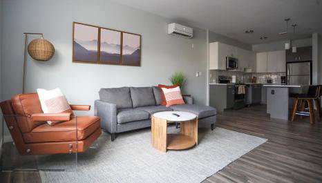 Luxury Apartment with Gym, Steps From Commuter Rail #3013 - Foto 1