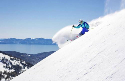 Private Ski, Lake & Golf Chalet! Walk to Lake - Foto 21