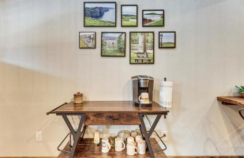 Walk to the James River! Serene Galena Studio - Foto 8