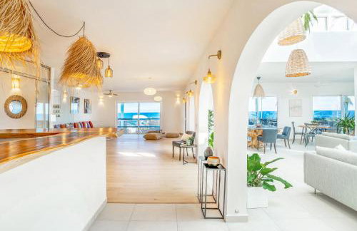 Boutique Beach Villa by Lanzarote Retreats - Private Pool - 1 min walk to Sea Pool - Photo 61