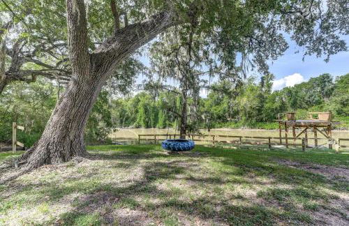 The San Bernard River waterfront provides private access to a spa, boat ramp, and jet skiing - Photo 23