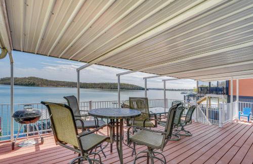 Shared Dock at Waterfront Lake of the Ozarks Home - Foto 1