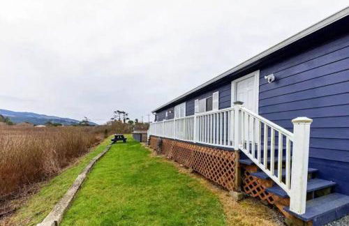 Tiki Escape w/ Amazing Mountain and Marsh Backdrop - Foto 16