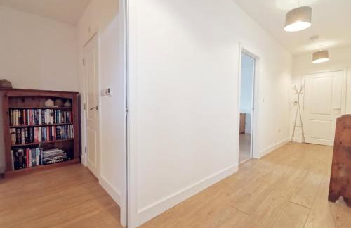 24 CLIFF APARTMENT-3 BED-GROUND FLOOR-SEA VIEWS - Photo 9