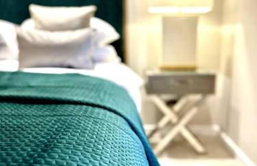 Exclusive Marina View Apartment Free Parking - Photo 3